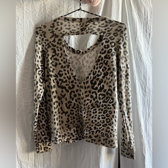 CHASER Leopard Sweater w/ Back Key Hole 🌵xs - Picture 3 of 4
